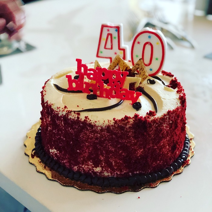 Red velvet torta na oslavu narodenín